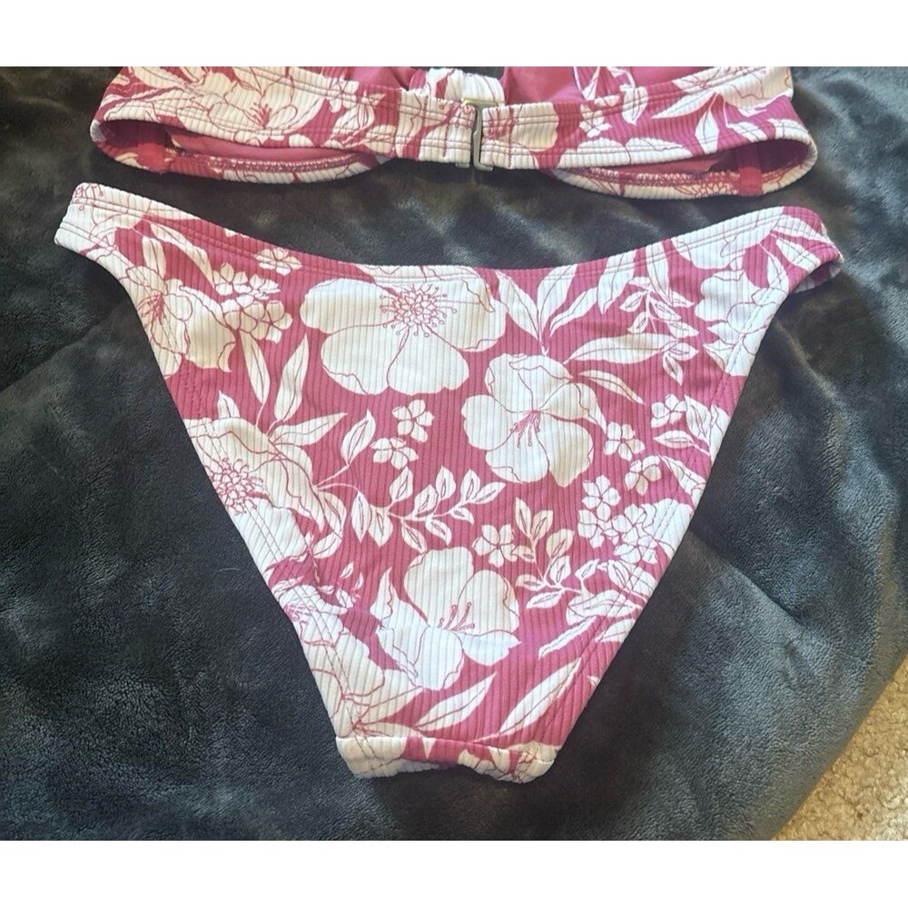 bikini - Picture 3 of 3